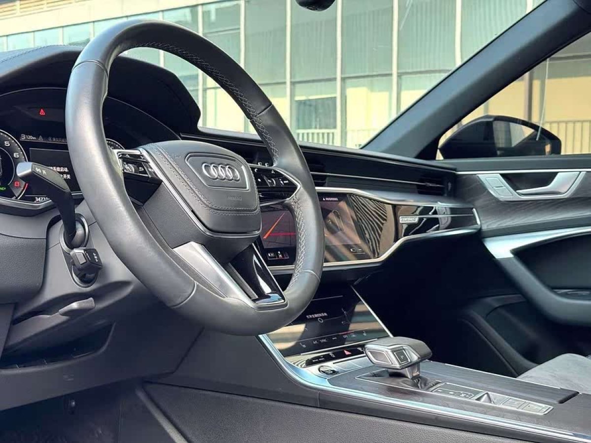 奧迪 奧迪A6L  2024款 45 TFSI quattro 臻選動(dòng)感型圖片