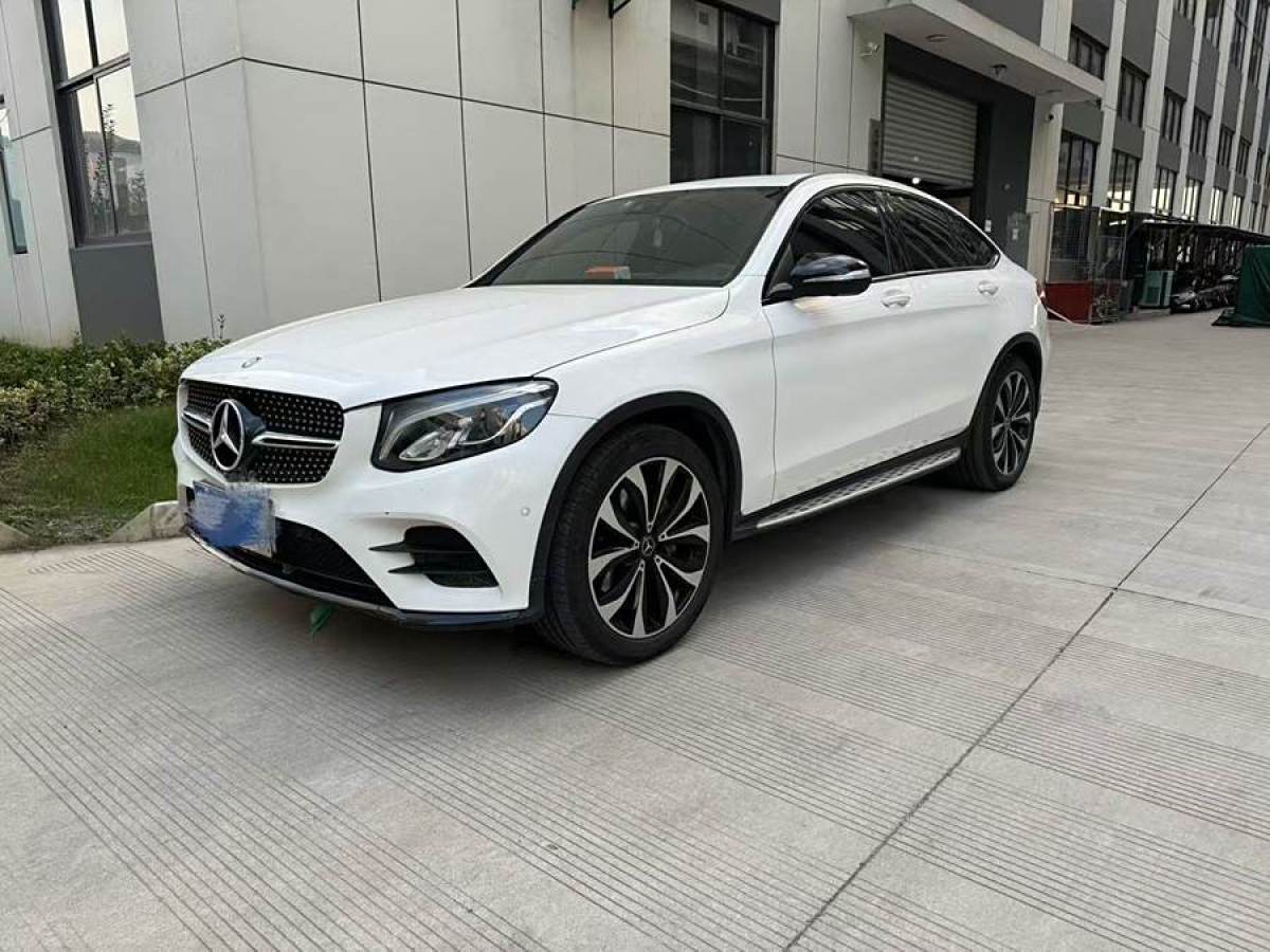 奔馳 奔馳GLC  2022款 改款 GLC 260 4MATIC 轎跑SUV圖片