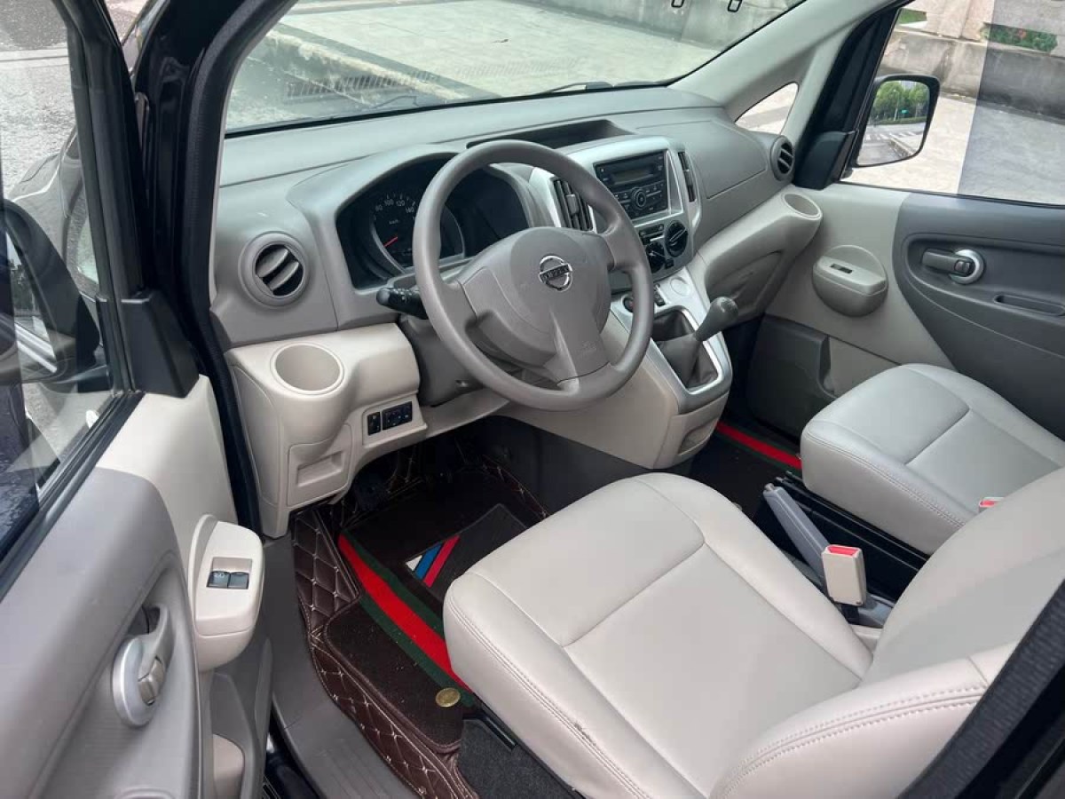 日產(chǎn) NV200  2016款 改款 1.6L 手動(dòng)豪華型圖片