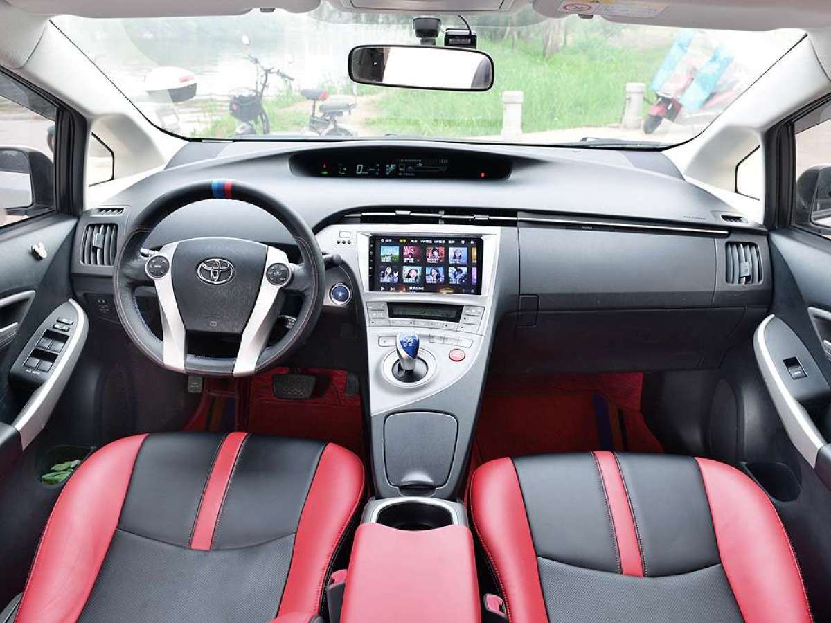 2015年3月丰田 普锐斯  2012款 1.8L 标准版