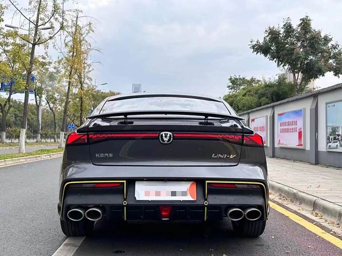 長(zhǎng)安 長(zhǎng)安UNI-V  2022款 1.5T 運(yùn)動(dòng)版圖片