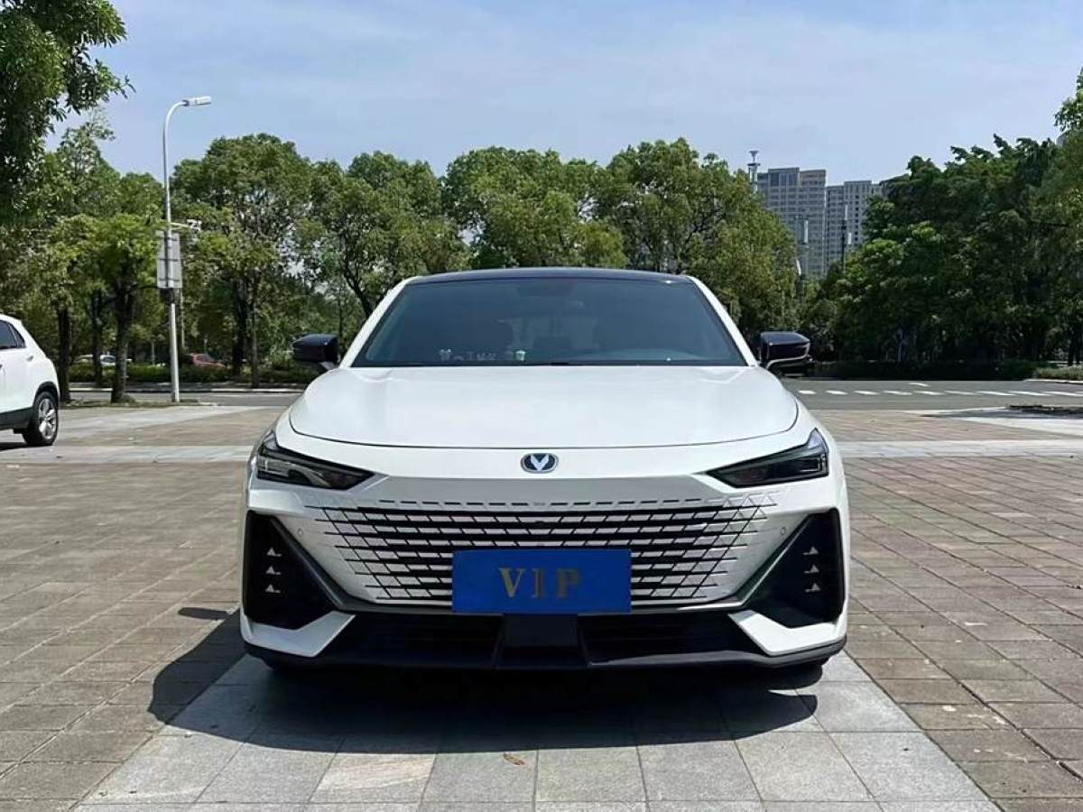 長(zhǎng)安 長(zhǎng)安UNI-V  2022款 1.5T 尊貴型圖片