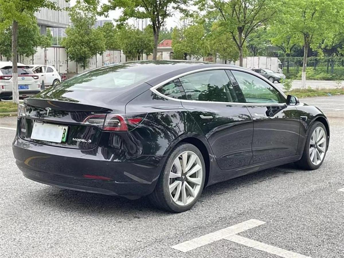 特斯拉 Model Y  2020款 改款 標(biāo)準(zhǔn)續(xù)航后驅(qū)升級(jí)版圖片