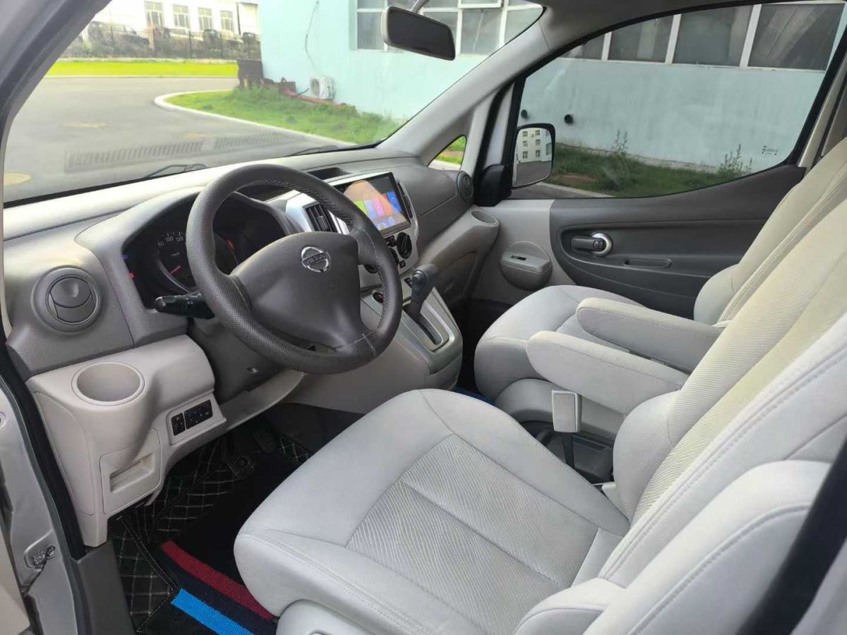 日產(chǎn) NV200 圖片