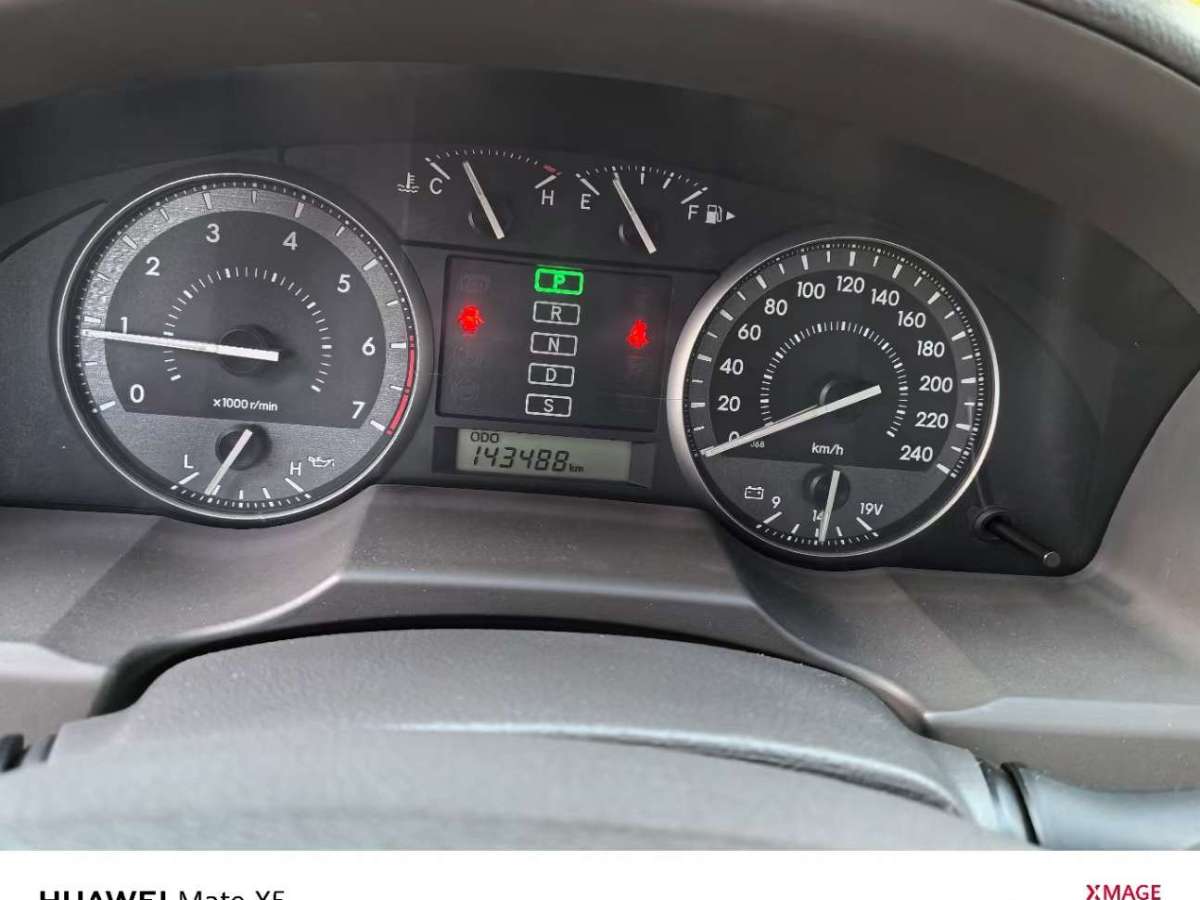 2013年11月丰田 兰德酷路泽  2015款 4.0L V6 中东限量版