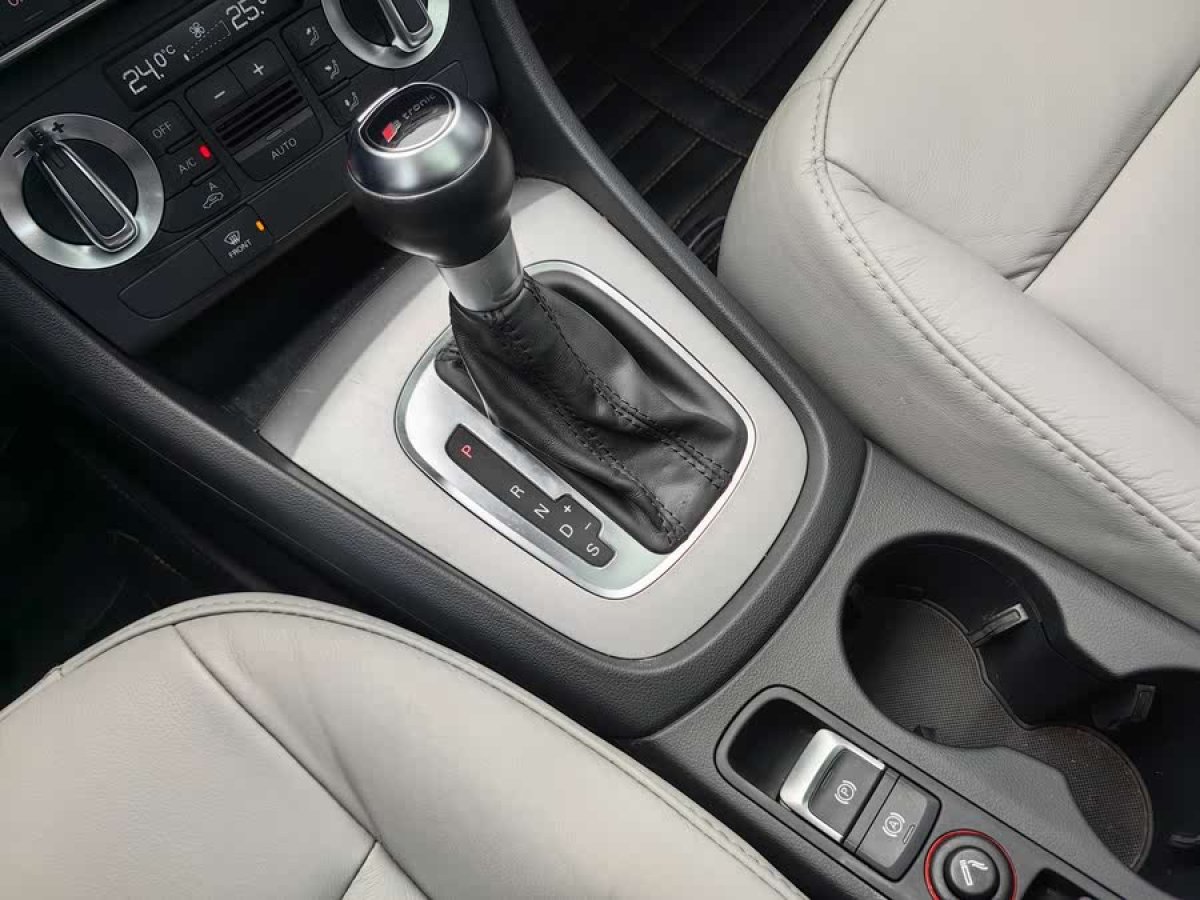 奧迪 奧迪Q3  2013款 35 TFSI 進(jìn)取型圖片