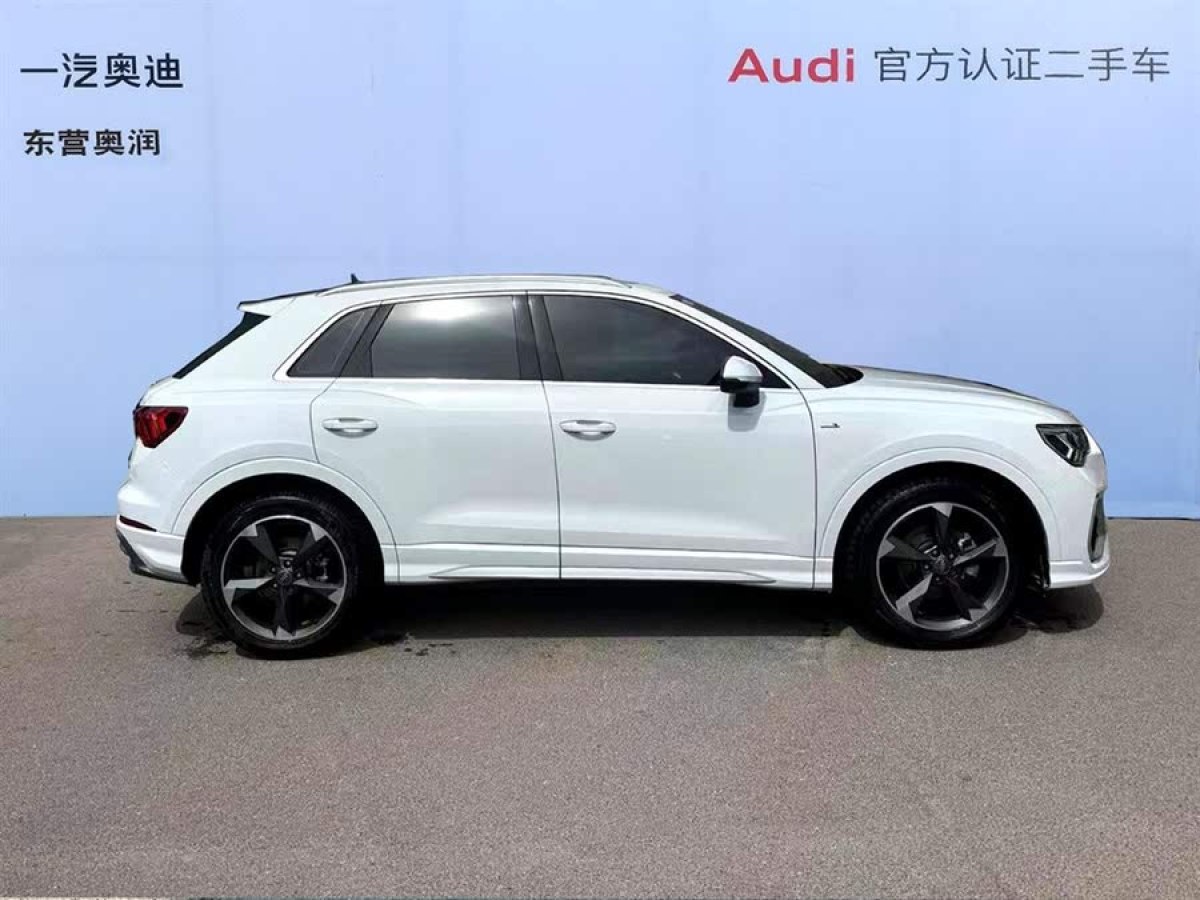 奧迪 奧迪Q3  2020款 35 TFSI 時(shí)尚動(dòng)感型圖片