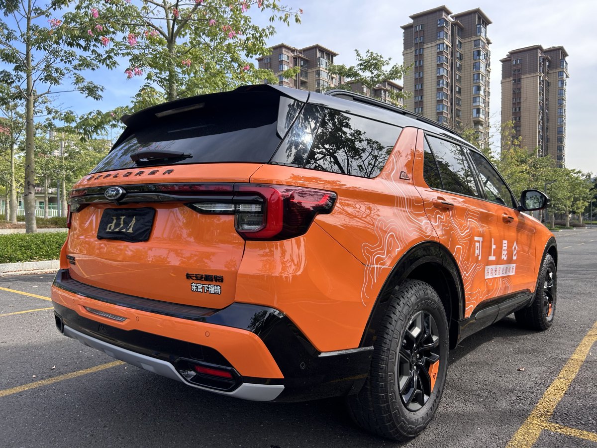 福特 探險(xiǎn)者  2023款 EcoBoost 285 昆侖巔峰版 7座圖片