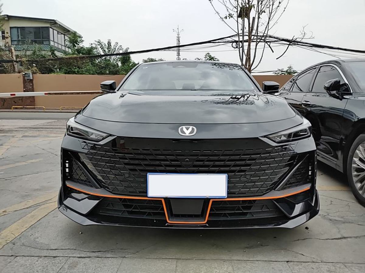 長安 長安UNI-V  2022款 1.5T 運(yùn)動版圖片