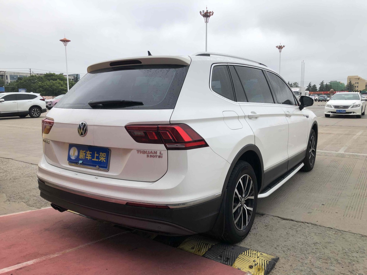 大眾 途觀L  2017款 330TSI 自動兩驅(qū)豪華版圖片