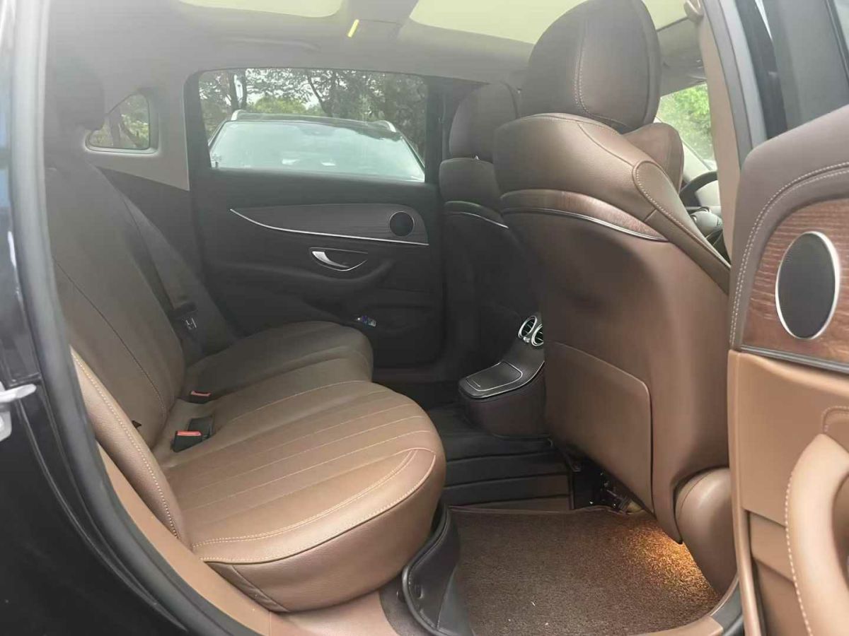 奔馳 奔馳E級  2023款 E 300 L 豪華型圖片