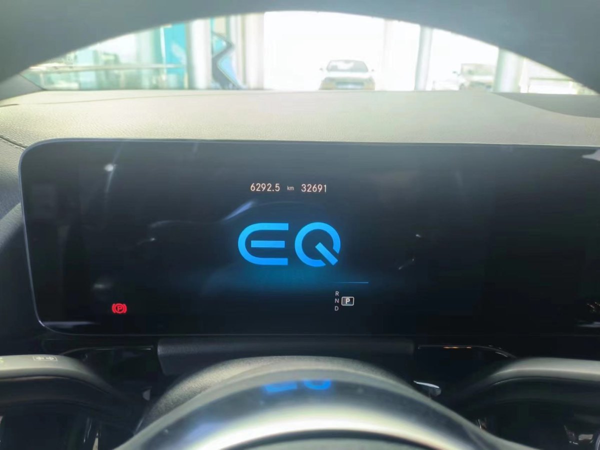 奔驰 奔驰EQA  2022款 EQA 300 4MATIC 首发特别版图片