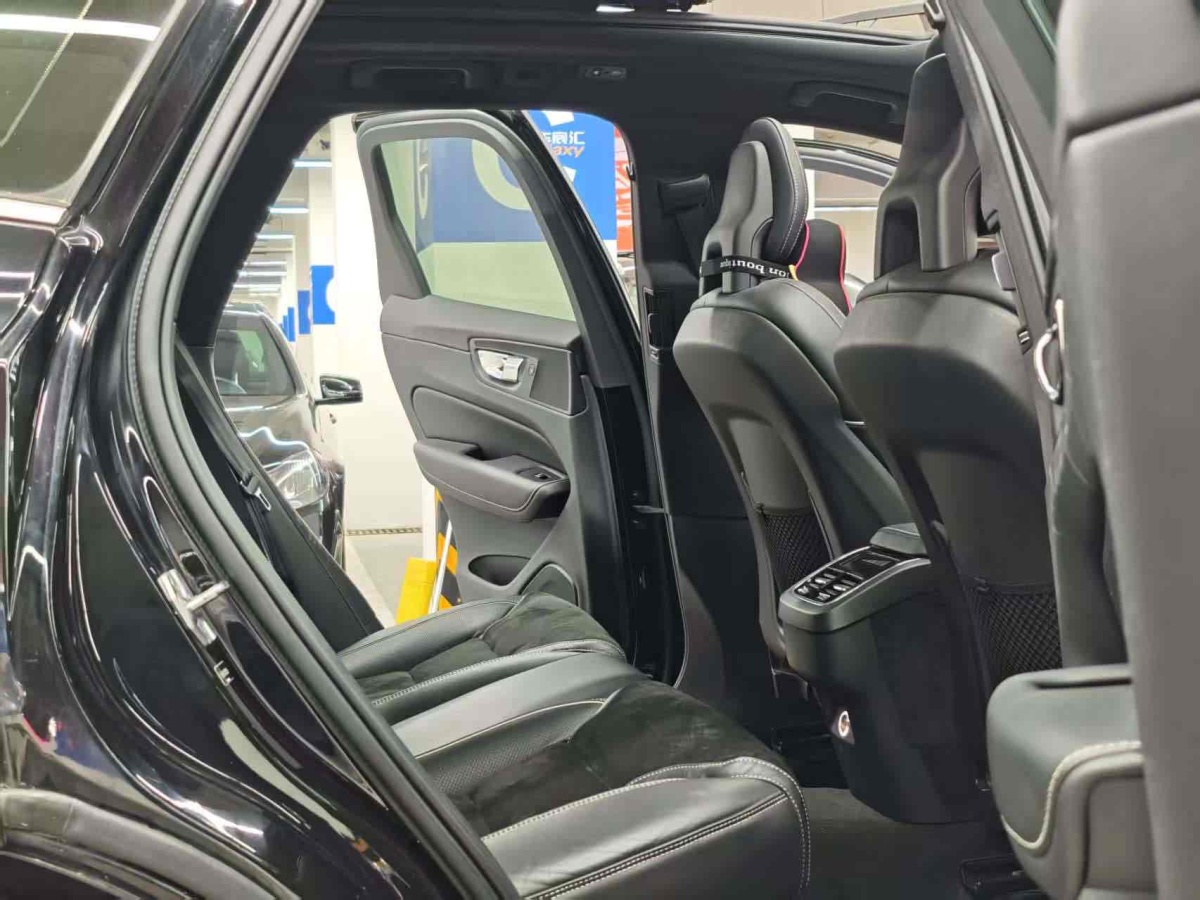 沃爾沃 XC60  2018款 T5 四驅(qū)智雅運動版圖片