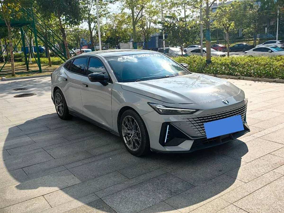 長(zhǎng)安 長(zhǎng)安UNI-V  2022款 1.5T 尊貴型圖片