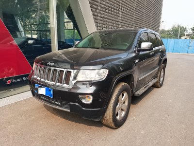 2013年1月 Jeep 大切諾基(進口) 3.6L 旗艦導(dǎo)航版圖片