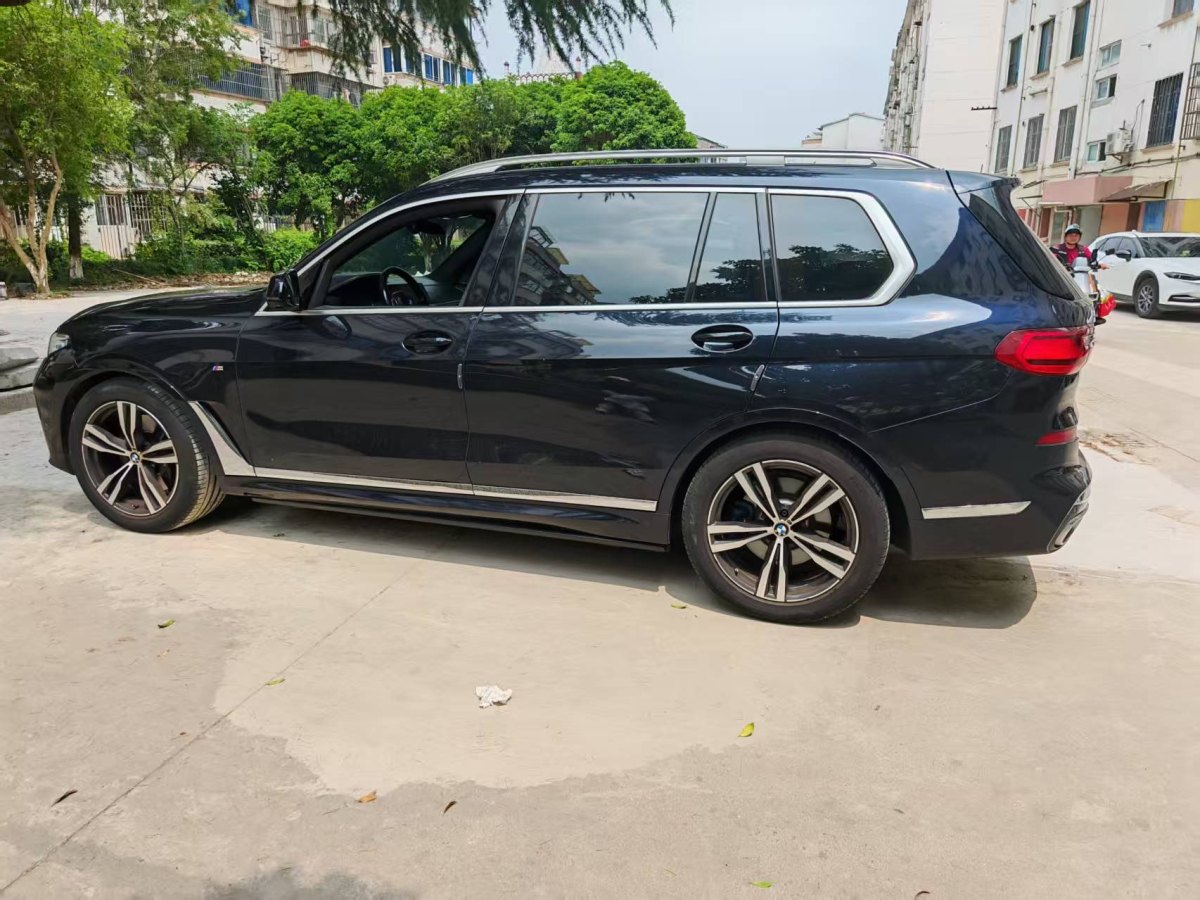寶馬 寶馬X7  2022款 xDrive40i 尊享型M運(yùn)動套裝圖片