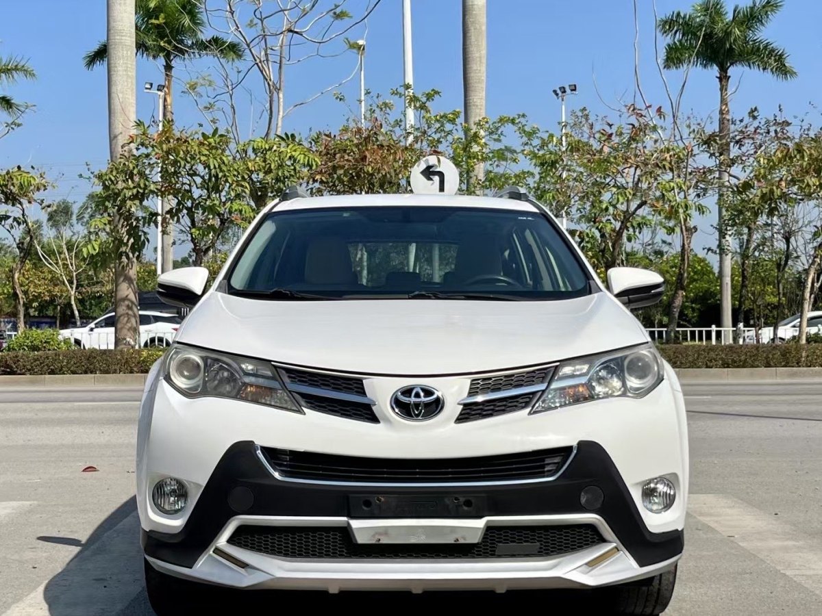 2014年10月豐田 RAV4  2018款 榮放 2.0L CVT兩驅(qū)都市版