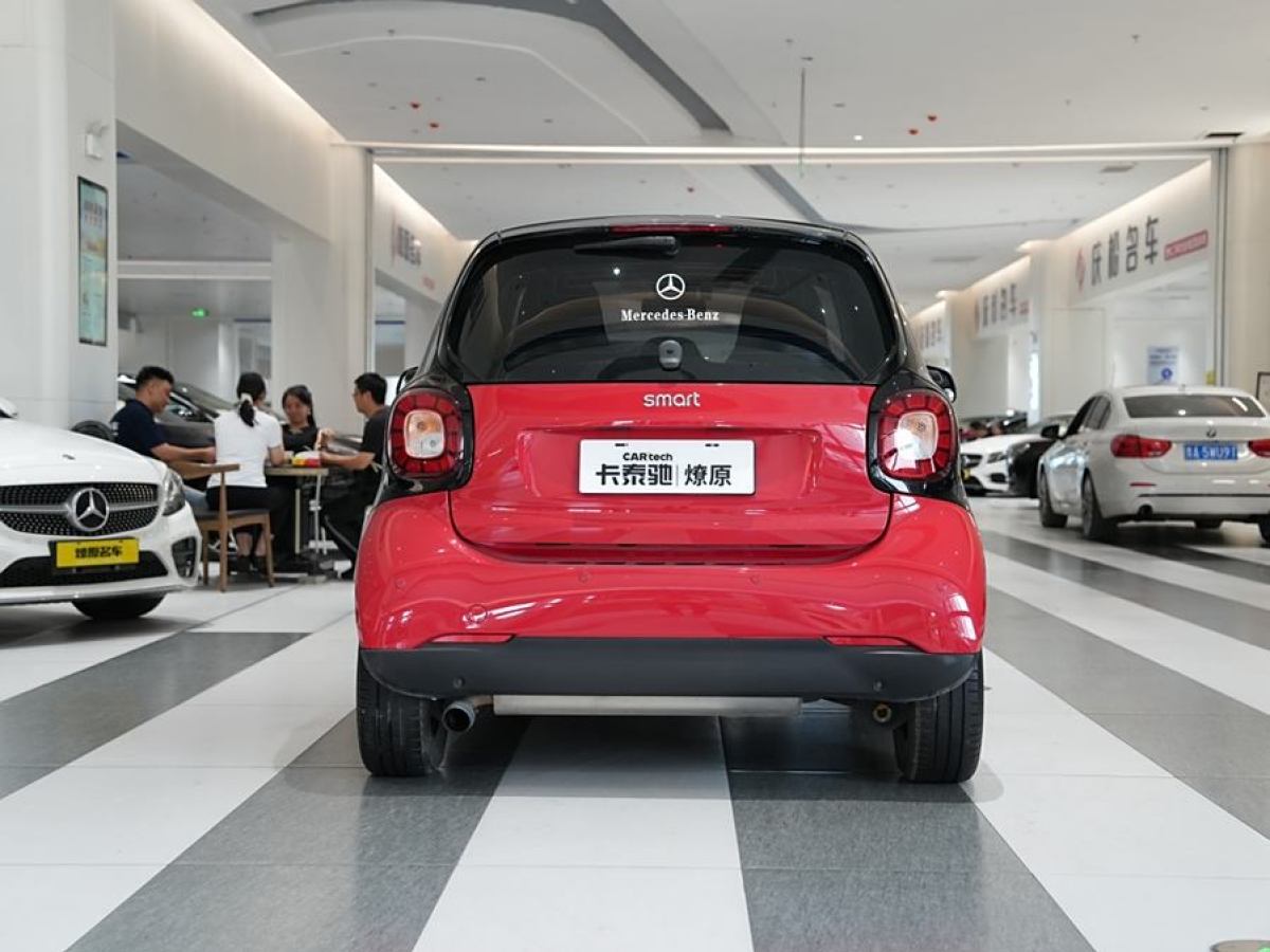 smart fortwo  2017款 1.0L 52千瓦硬頂摯愛特別版圖片