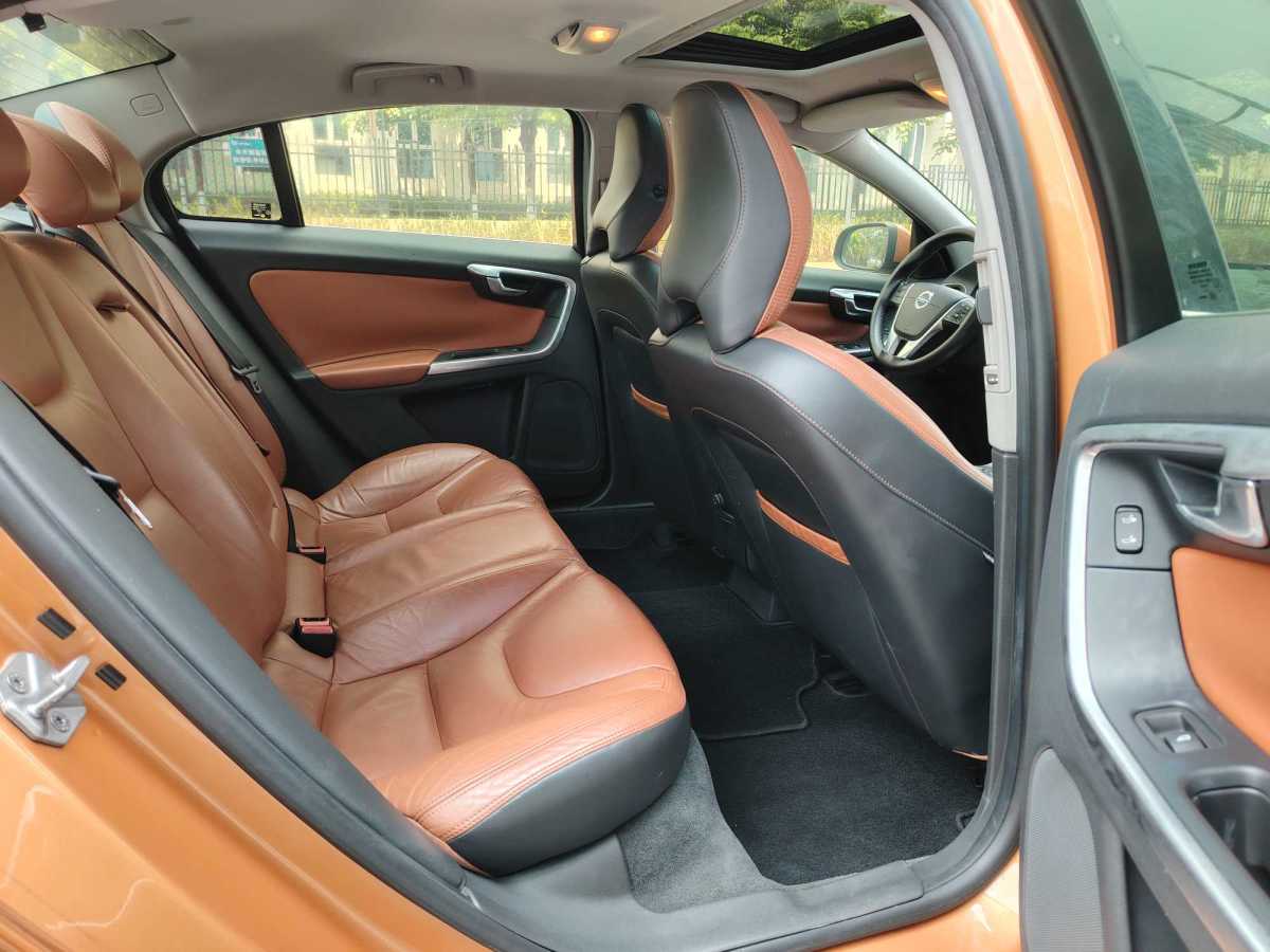 沃爾沃 S60  2015款 L 2.0T 智進(jìn)版圖片
