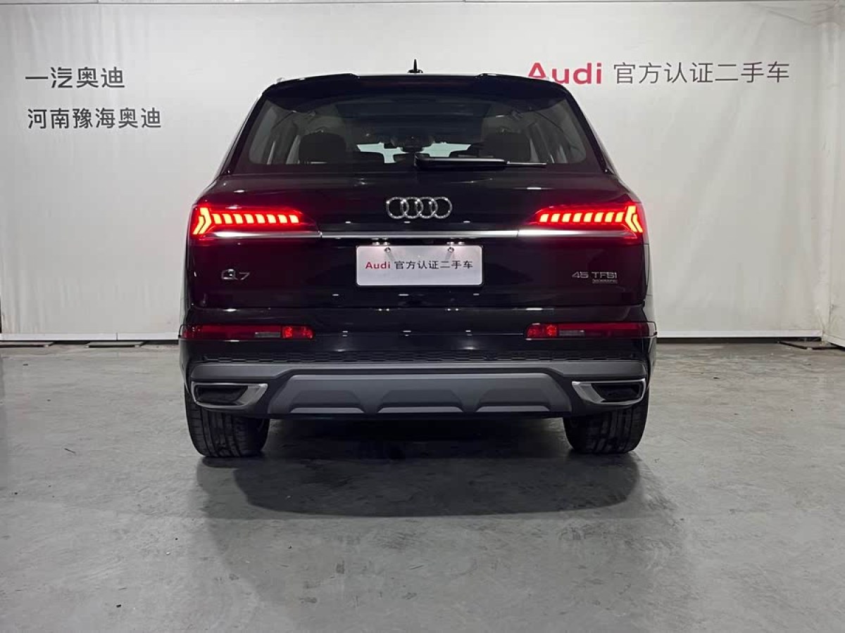 奧迪 奧迪Q7  2024款 45 TFSI quattro S line運(yùn)動型圖片