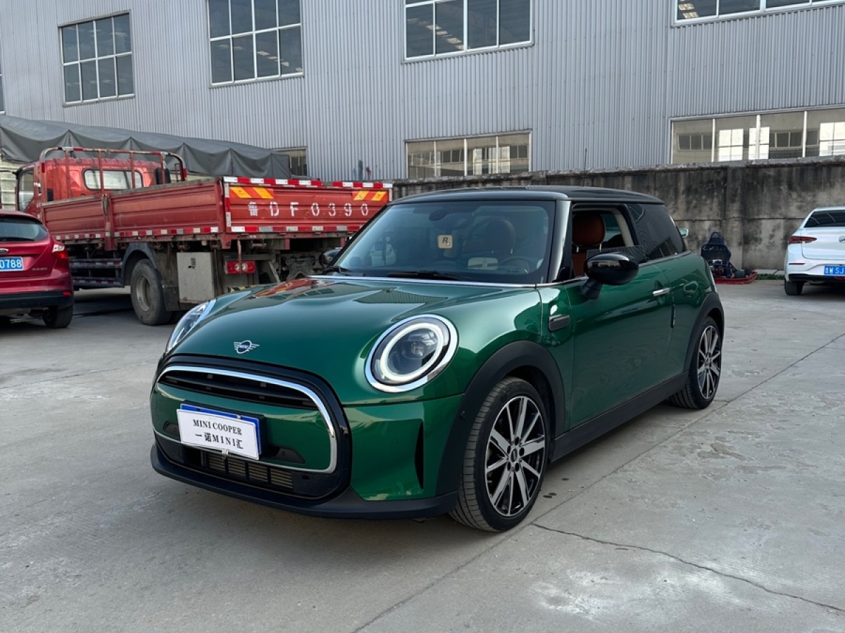 MINI MINI  2022款 改款 1.5T COOPER 藝術(shù)家圖片