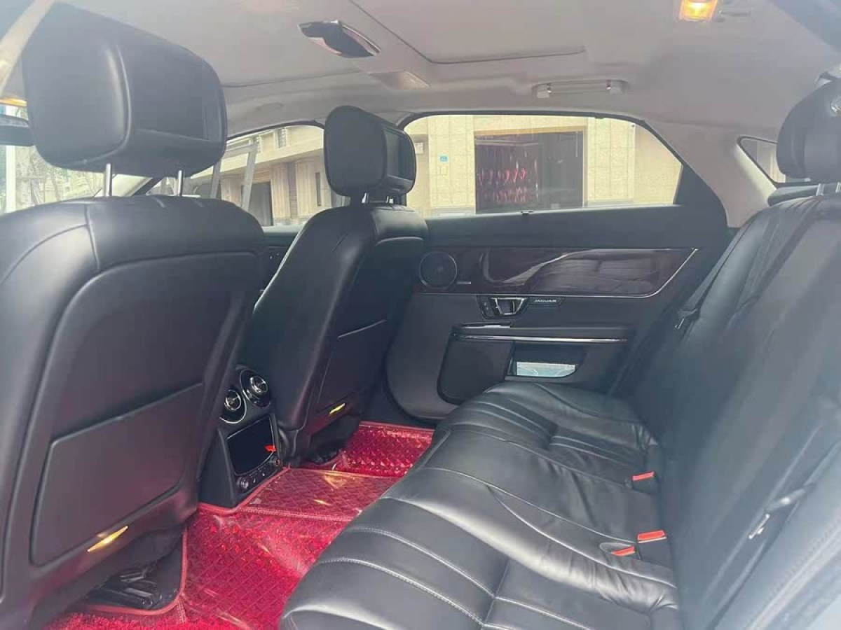 捷豹 XJ  2014款 XJL 3.0 SC 兩驅(qū)全景商務(wù)版圖片