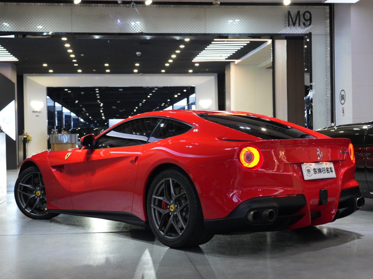 法拉利 F12berlinetta  2013款 6.3L 標(biāo)準(zhǔn)型圖片