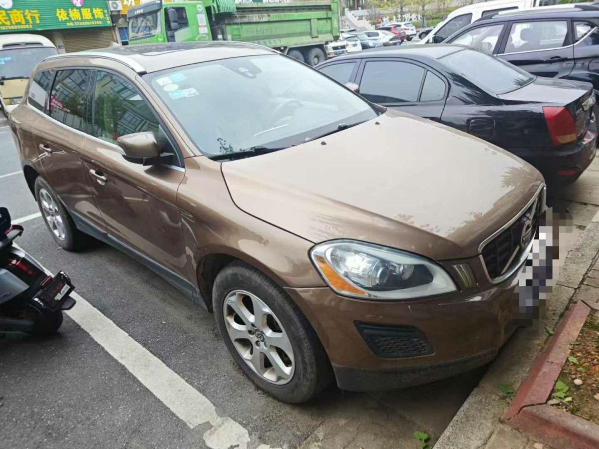 沃爾沃 XC60  2011款 2.0T R-Design 個(gè)性運(yùn)動(dòng)版圖片