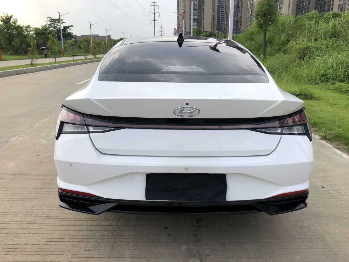 現(xiàn)代 伊蘭特  2021款 1.5L LUX尊貴版圖片