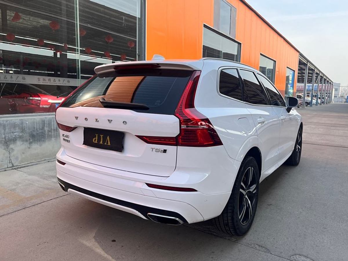 沃爾沃 XC60  2019款 T5 四驅(qū)智遠(yuǎn)運(yùn)動(dòng)版 國(guó)VI圖片