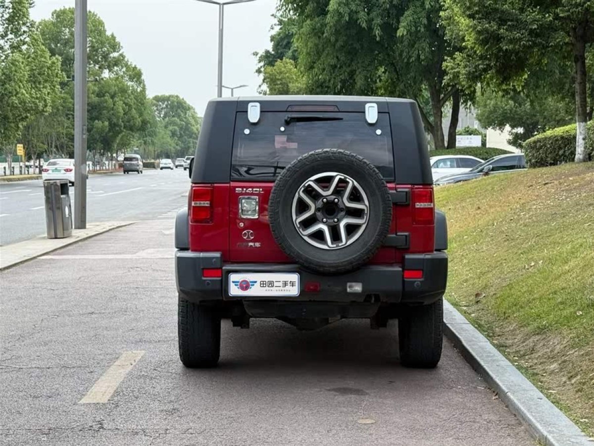 北京 BJ40  2019款 40L 2.3T 自動(dòng)四驅(qū)越野版圖片