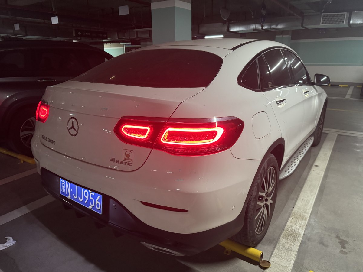 奔馳 奔馳GLC  2022款 改款 GLC 300 4MATIC 轎跑SUV圖片