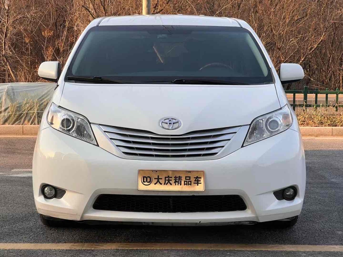 豐田 塞納  2015款 3.5L 兩驅(qū)LE圖片