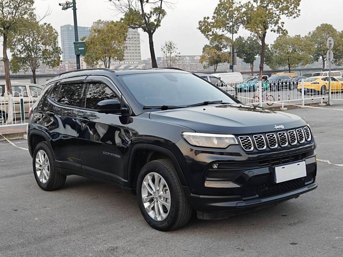 Jeep 指南者  2021款 220T 自動(dòng)四驅(qū)精英版圖片