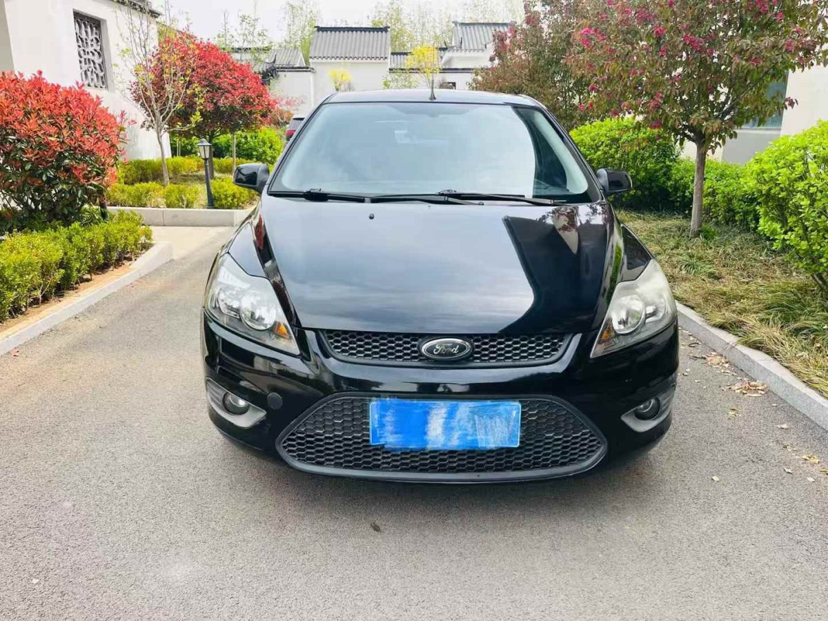 福特 福克斯  2013款 三廂經(jīng)典 1.8L 自動基本型圖片