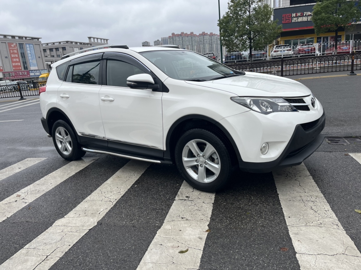 豐田 RAV4榮放  2015款 2.0L CVT兩驅(qū)都市版圖片