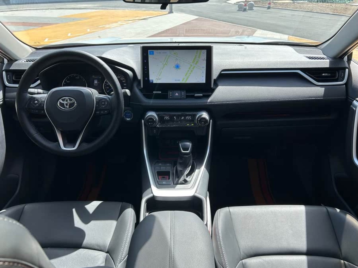 豐田 威蘭達(dá)  2022款 雙擎 2.5L E-CVT兩驅(qū)豪華PLUS版圖片
