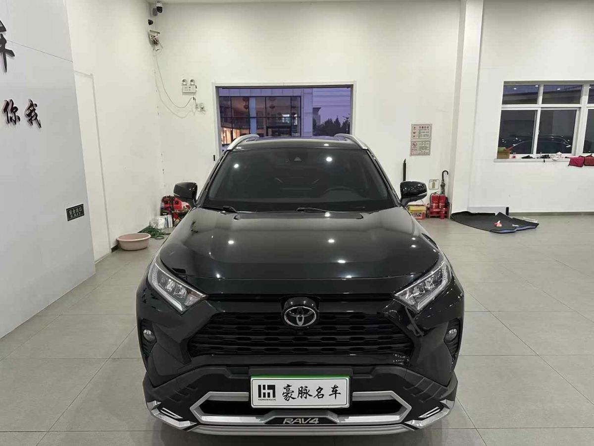 2021年1月豐田 RAV4榮放  2021款 2.0L CVT四驅(qū)風(fēng)尚PLUS版