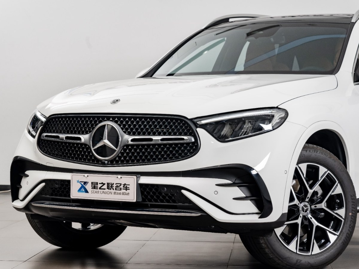 奔驰 奔驰GLC  2023款 改款 GLC 260 L 4MATIC 豪华型 7座图片