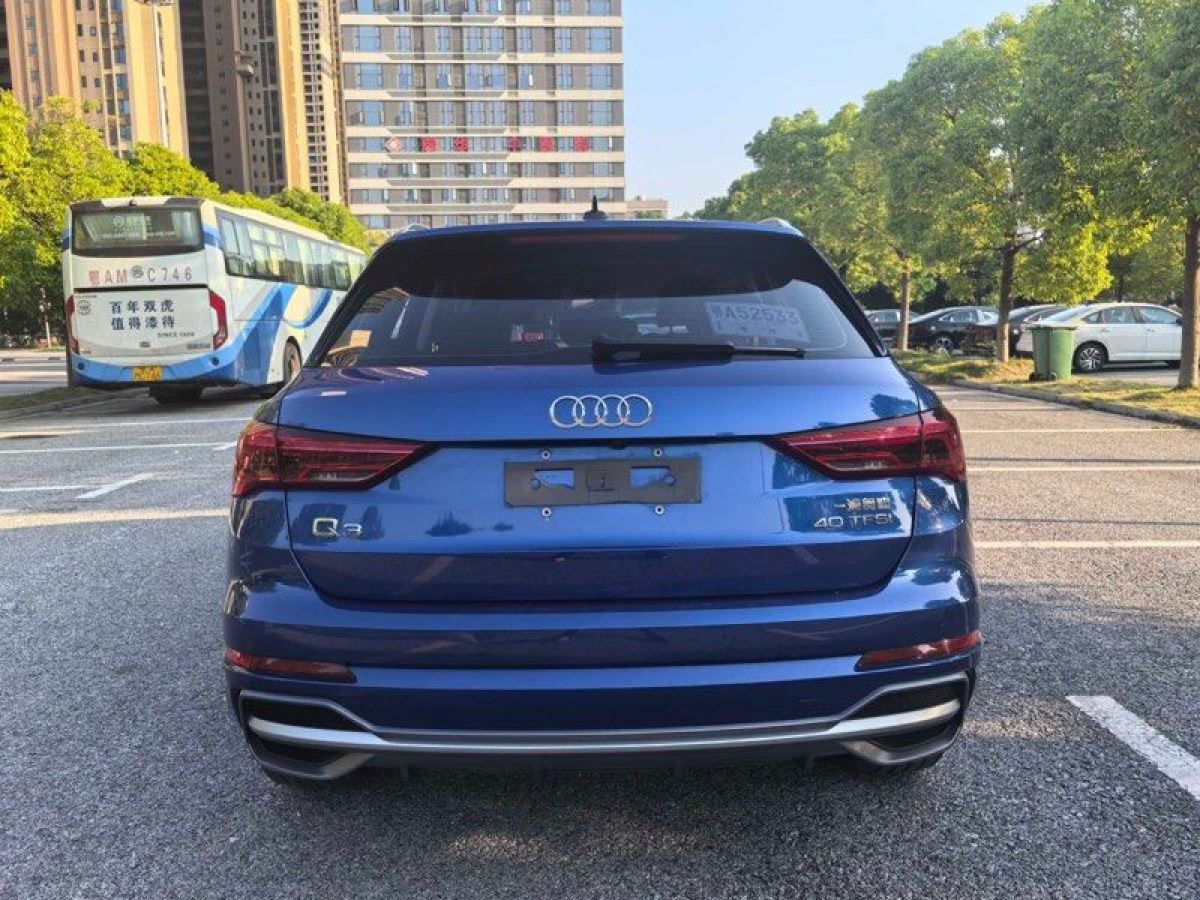 奧迪 奧迪Q3  2019款  40 TFSI 時(shí)尚動(dòng)感型圖片