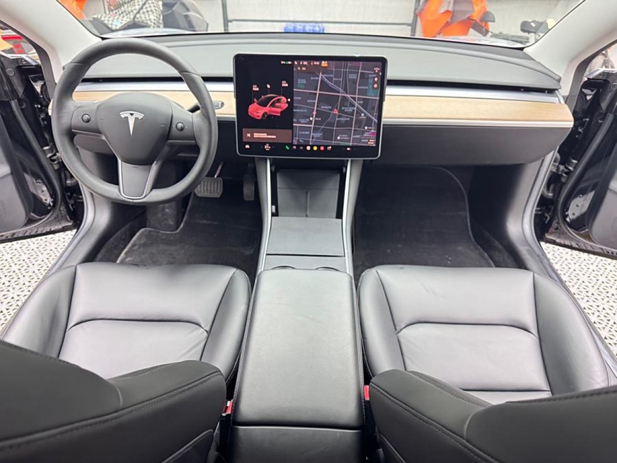 特斯拉 Model 3  2020款 改款 標(biāo)準(zhǔn)續(xù)航后驅(qū)升級版圖片