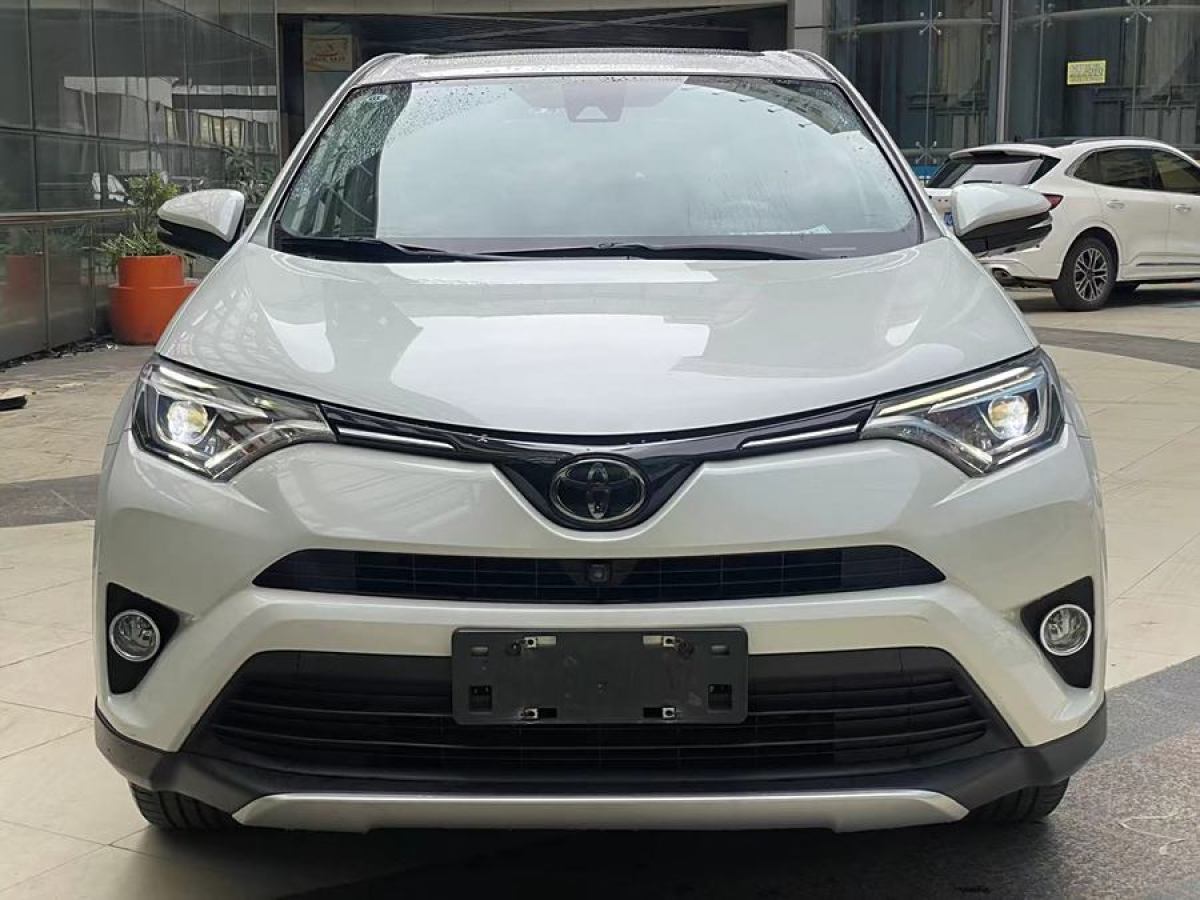 2018年7月豐田 RAV4榮放  2018款 2.5L 自動(dòng)四驅(qū)精英i版