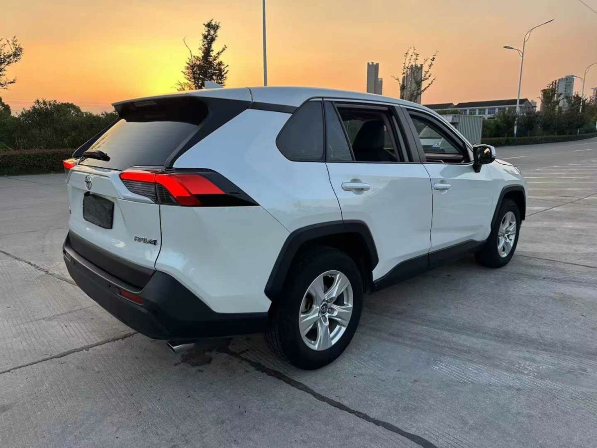 豐田 RAV4榮放  2021款 2.0L CVT四驅(qū)尊貴版圖片