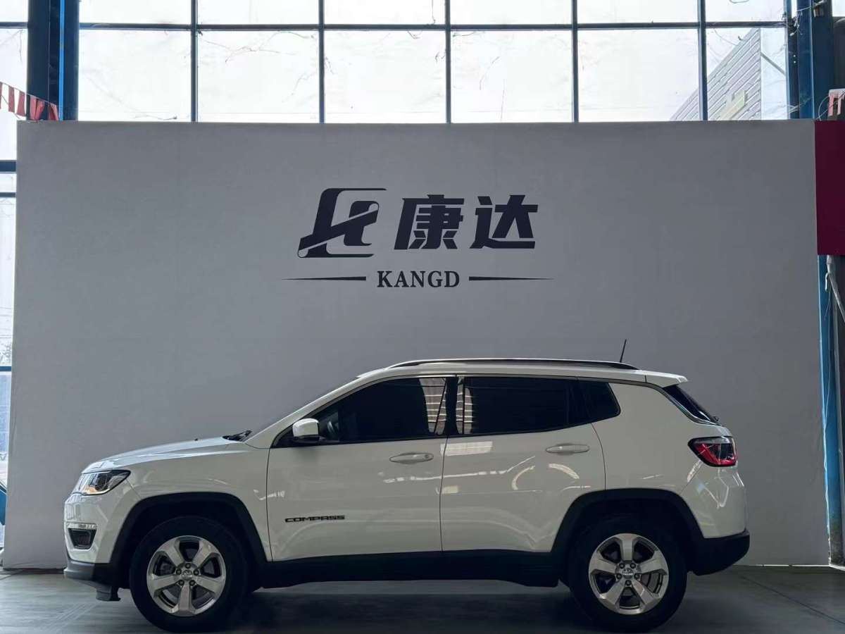 Jeep 指南者  2019款  200T 自動(dòng)典尚版圖片