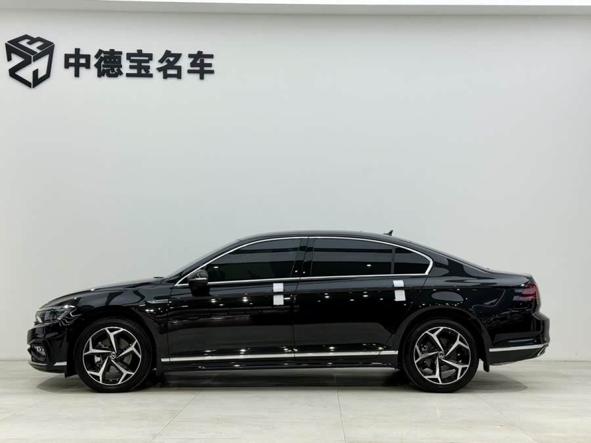 大眾 邁騰  2023款 200萬(wàn)輛紀(jì)念版 380TSI DSG旗艦型圖片