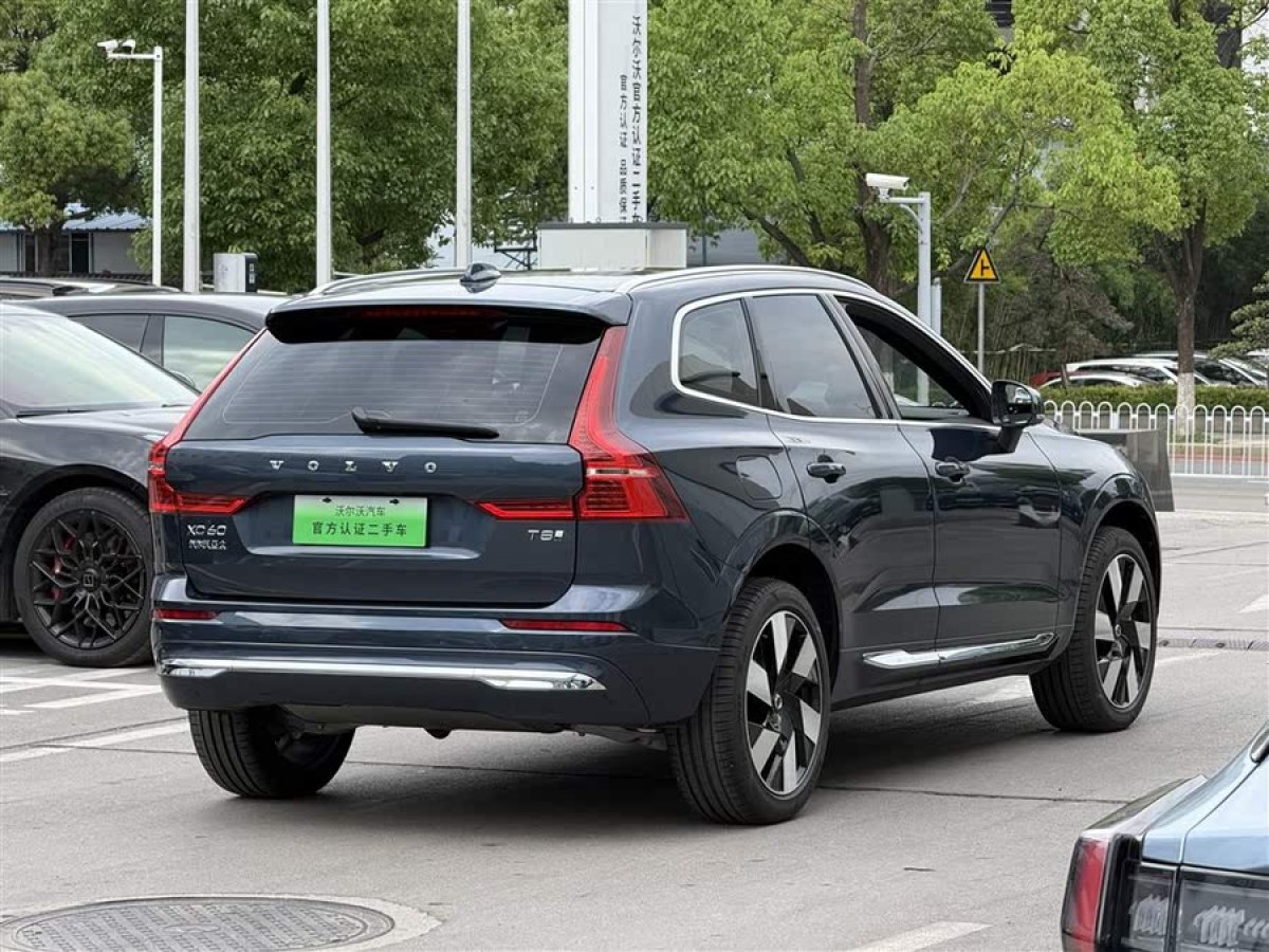沃爾沃 XC60新能源  2025款 插電式混動(dòng) 長(zhǎng)續(xù)航四驅(qū)智遠(yuǎn)豪華版圖片