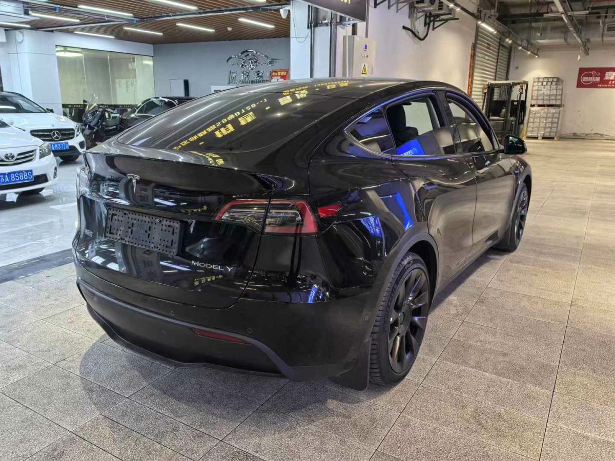 特斯拉 Model S  2023款 三電機(jī)全輪驅(qū)動(dòng) Plaid版圖片