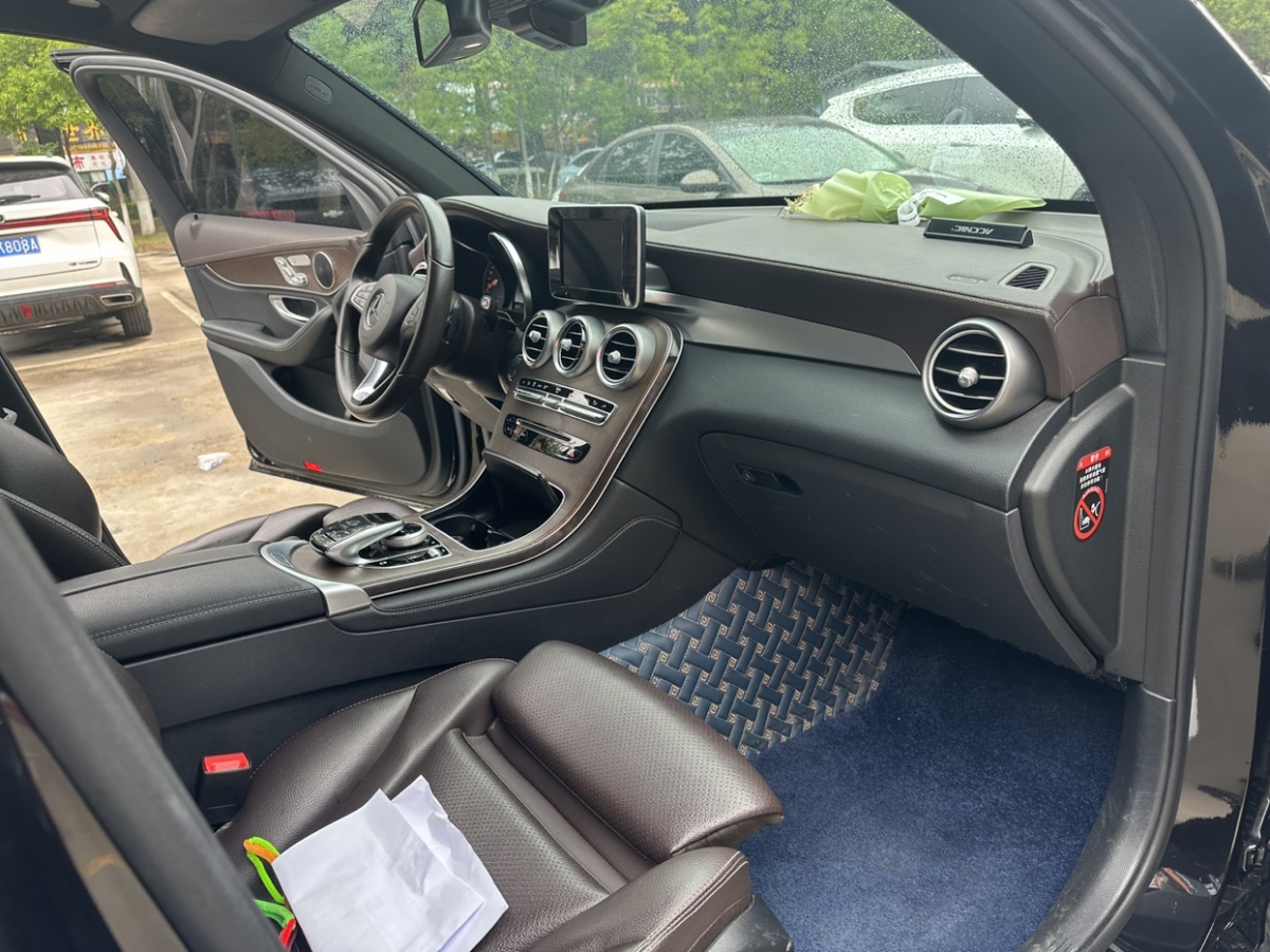 2018年6月奔驰 奔驰GLC  2018款 改款 GLC 300 4MATIC 动感型