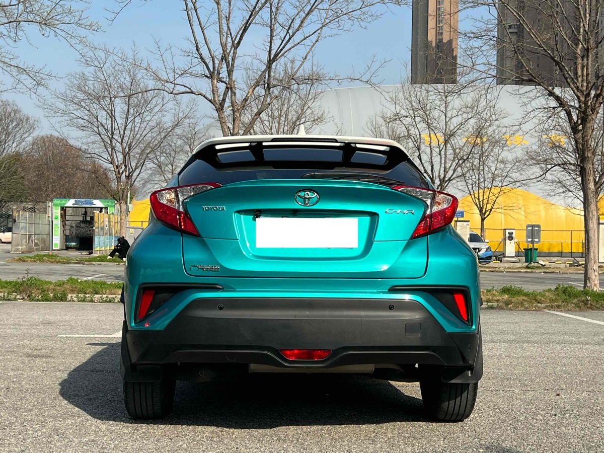 2019年4月豐田 C-HR  2018款 2.0L 領(lǐng)先天窗版 國(guó)V