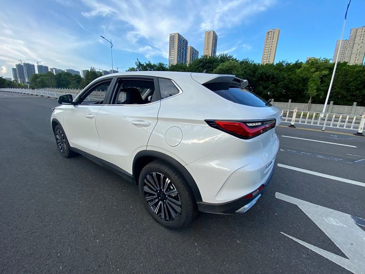 長(zhǎng)安歐尚 長(zhǎng)安歐尚X5  2021款 1.5T DCT旗艦型圖片